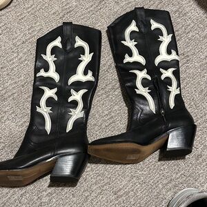 Dolce Vita Black and Cream Heeled Boots